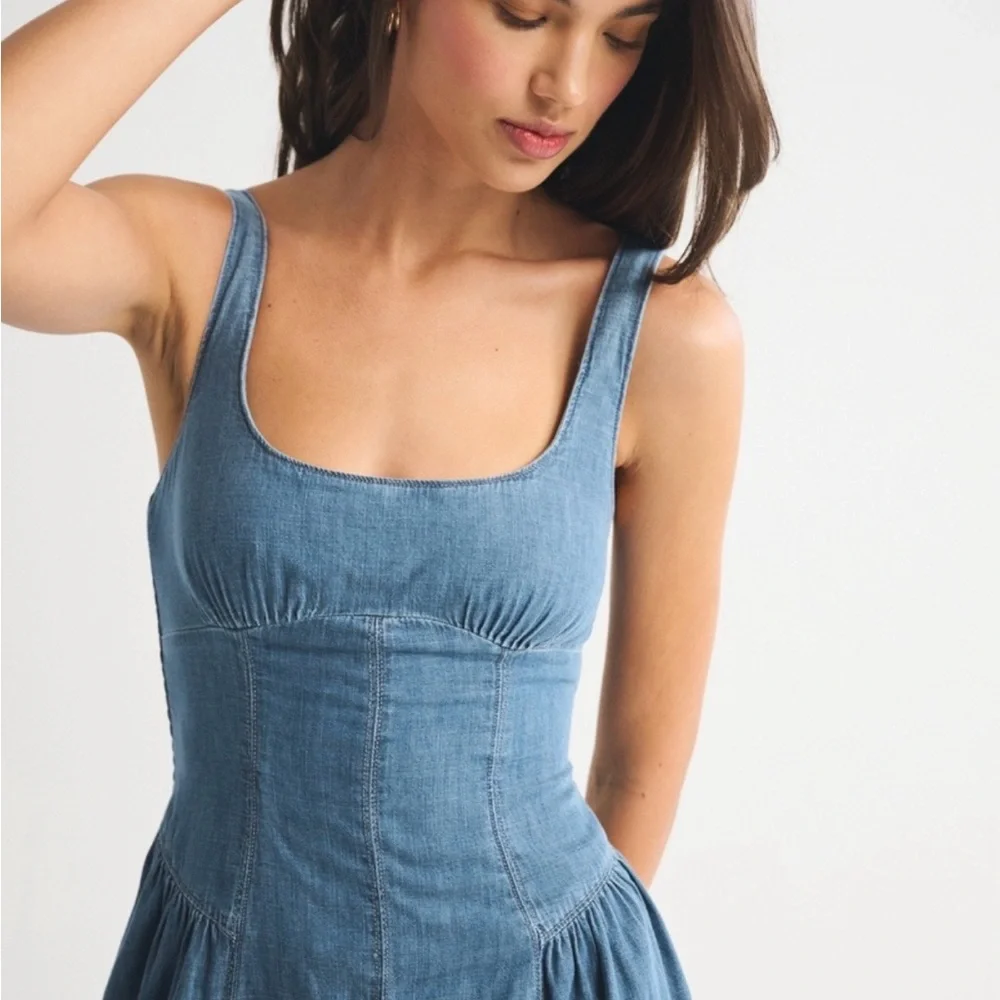 A&F Bra-Free Dylan Midi Dress in Medium Wash, NWT, size S - Picture 2 of 8